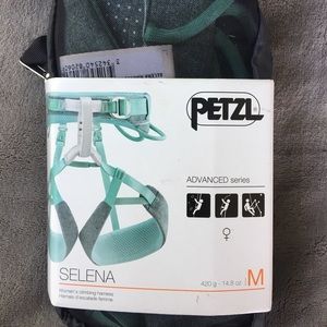New Petzl Selena Women’s Rock Climbing Harness